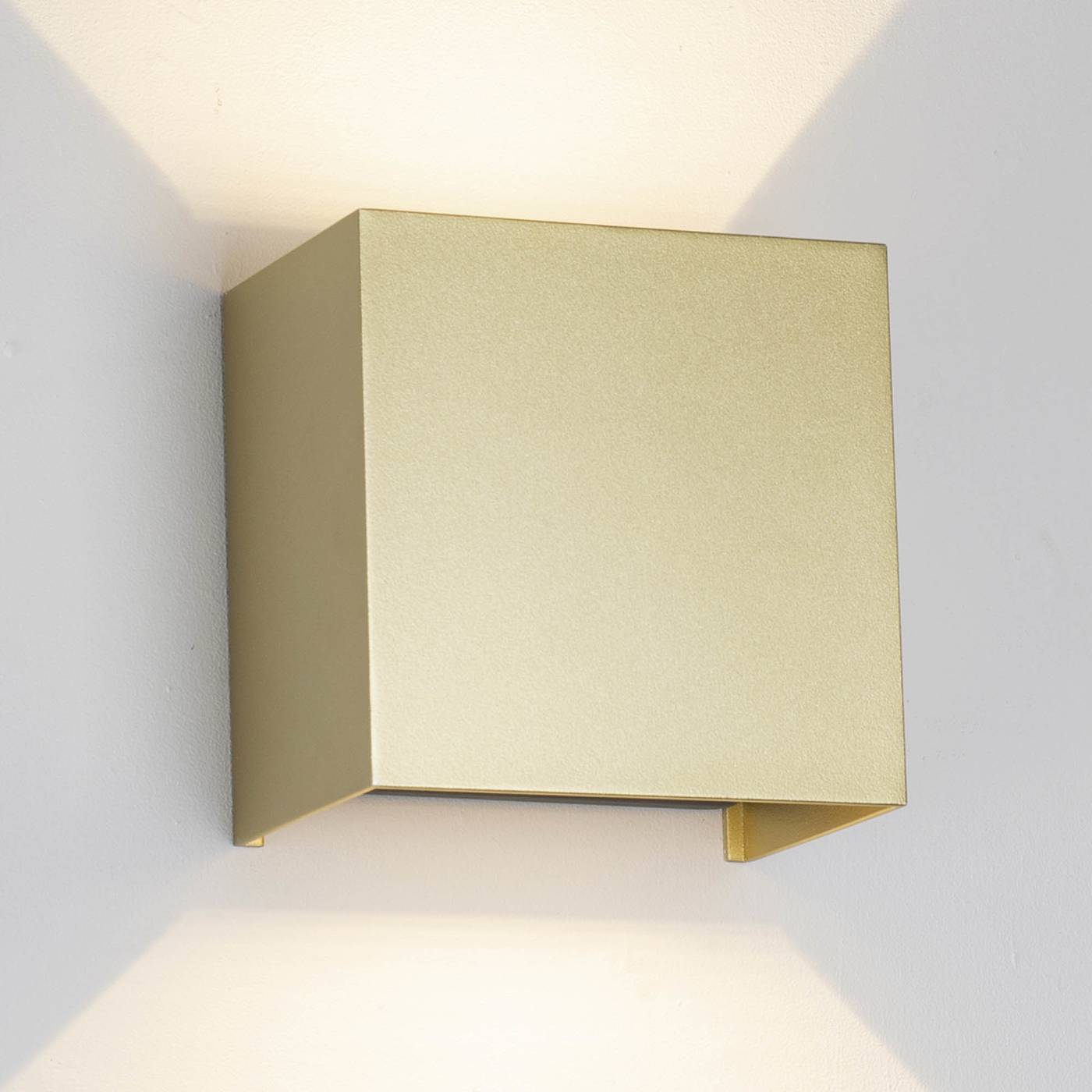 9228 Настенный светильник Mantra Davos 9228