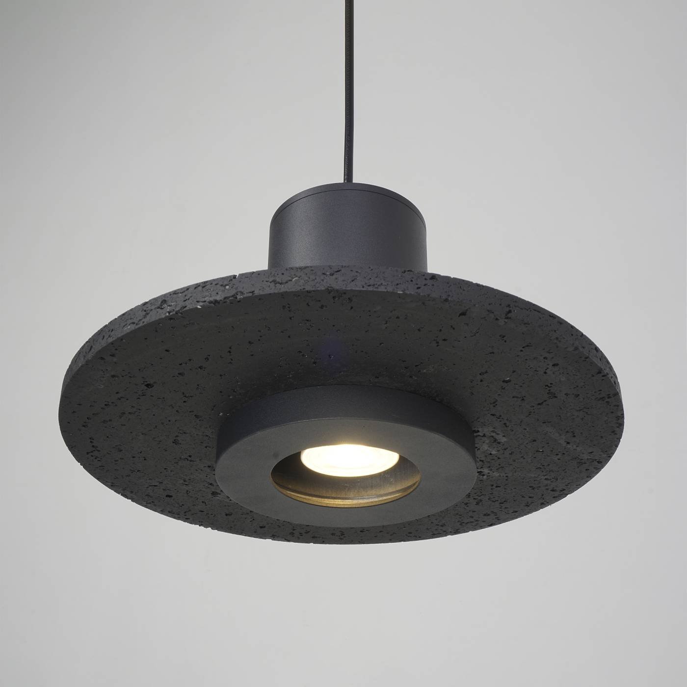 Светильник подвесной Zortes Tufo ZRS.2436.28