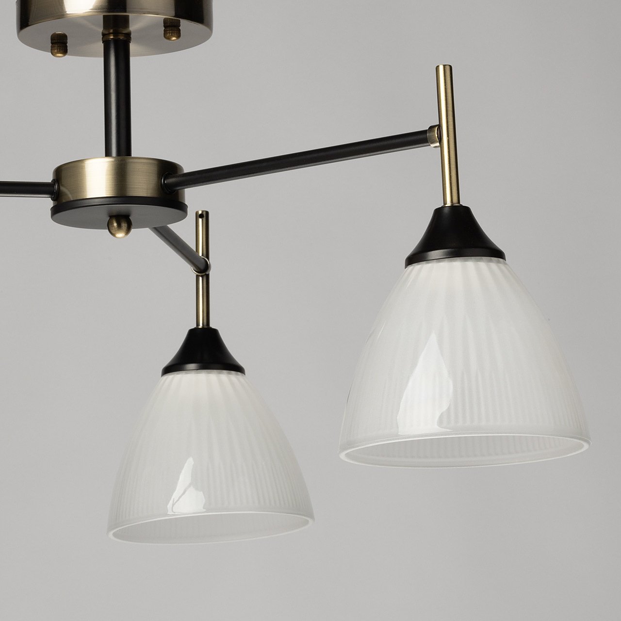 Потолочная люстра De Markt Дэла 116010303