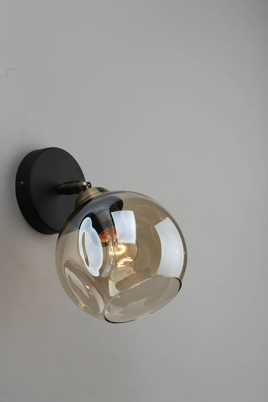 OML-93501-01 Настенное бра Omnilux Tuenno OML-93501-01