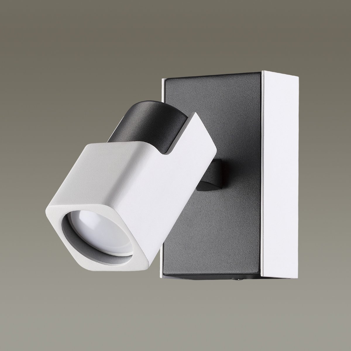 3491/1W Светильник спот Odeon Light Daravis 3491/1W