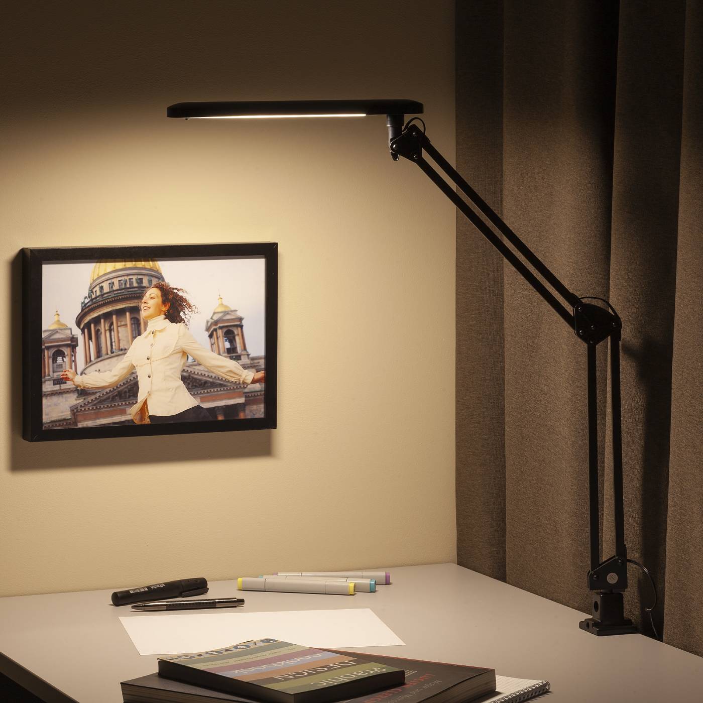 Настольная лампа на струбцине ЭРА NLED-441-7W-BK