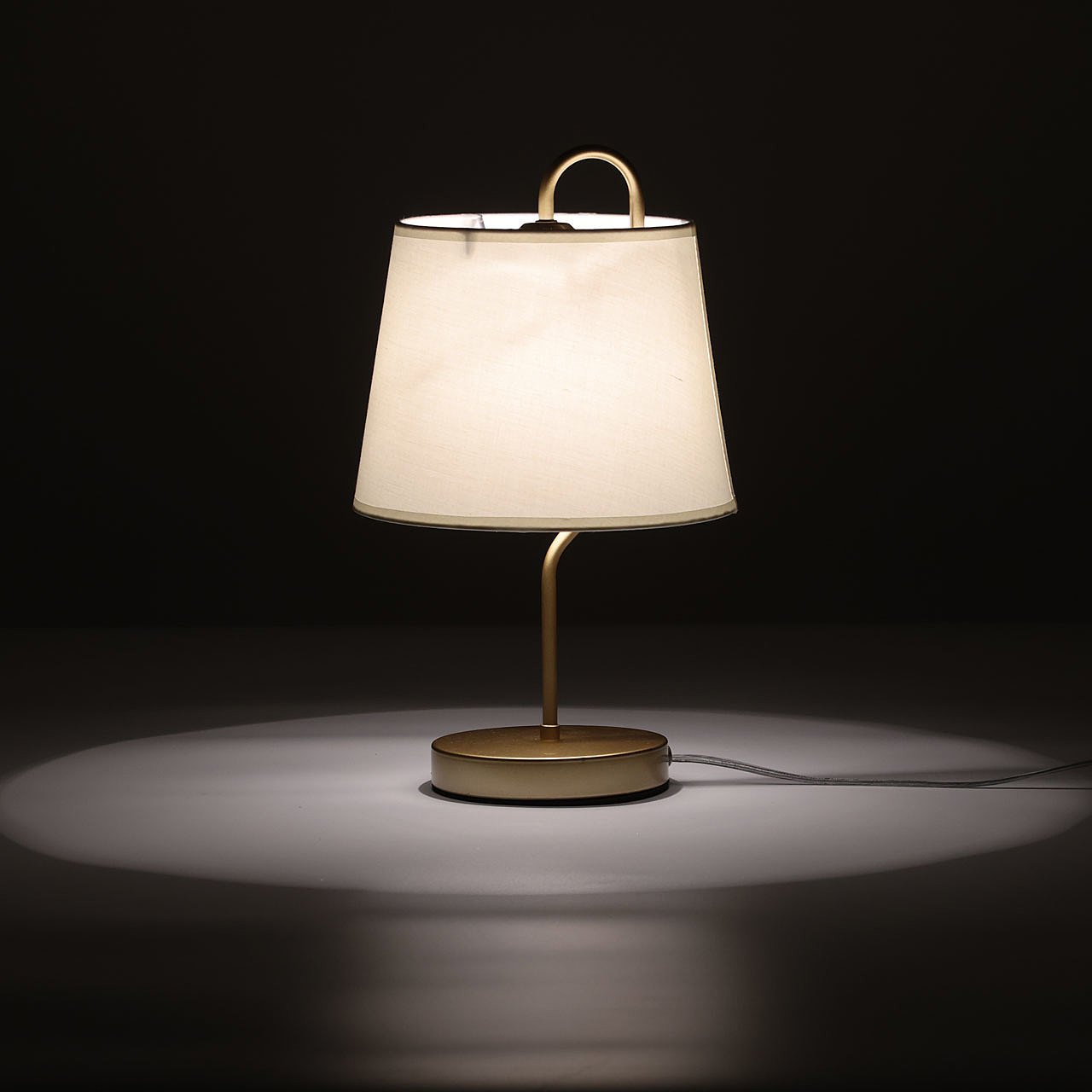 329032801 Настольная лампа MW Light Вега 329032801