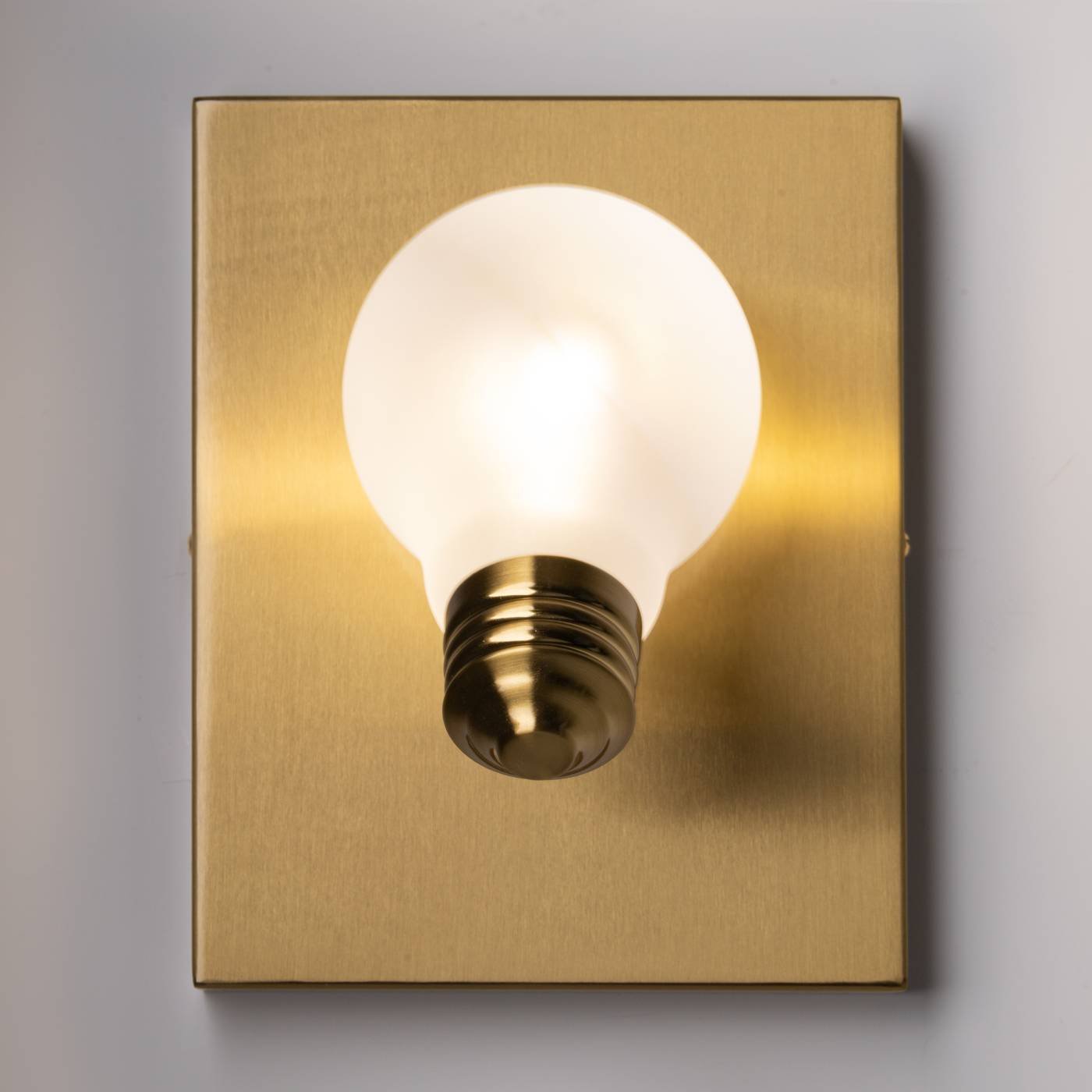 Настенное бра Freya Evidence FR5372WL-01BS