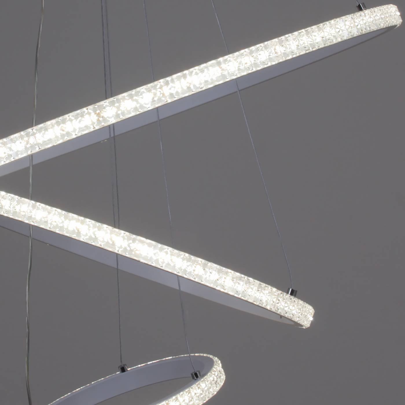 Подвесная люстра Reluce 06315-3.9-03 WH