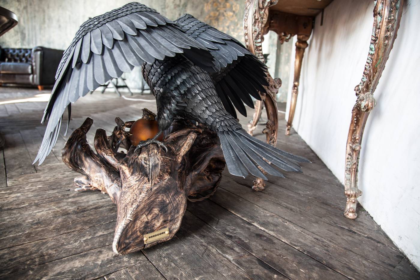 YS15 Декоративная лампа ArtCore Ворон YS15