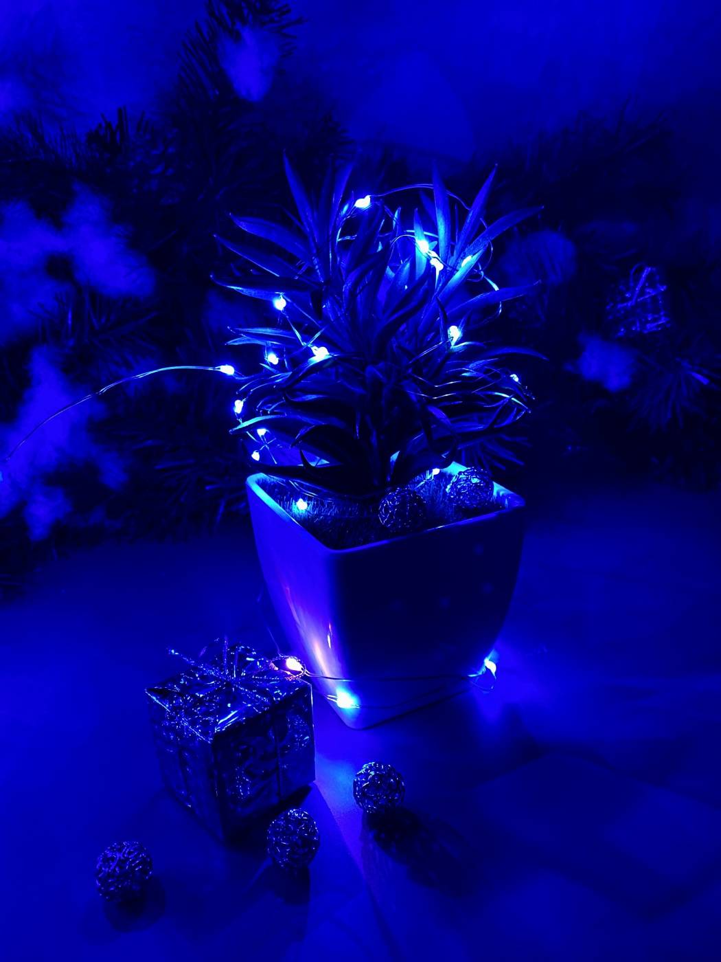 Гирлянда Uniel ULD-S0500-050/DTB/3AA/RC RGB IP20 DEW