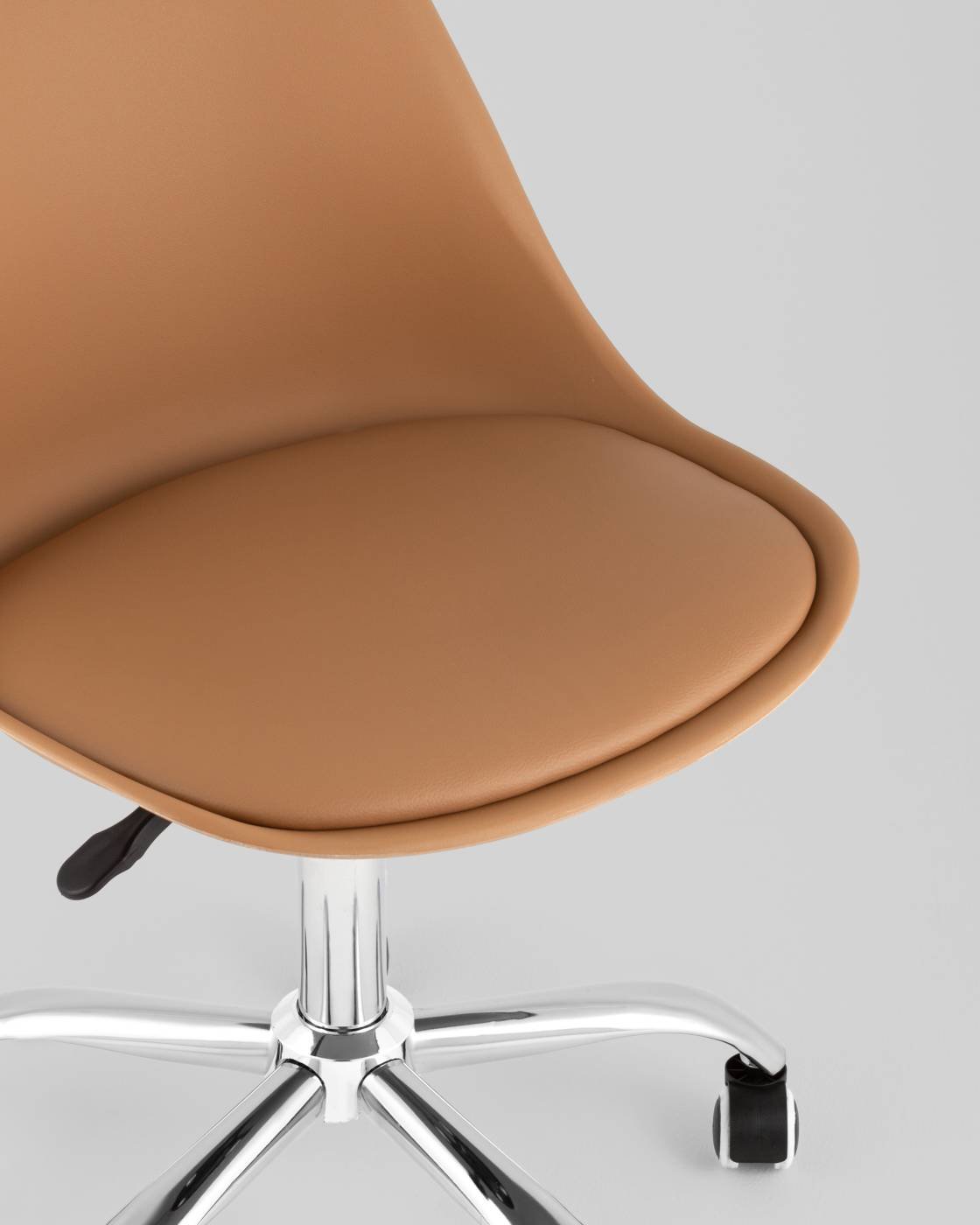 Стул пластиковый Stool Group Blok BML-053-D3 Lightbrown