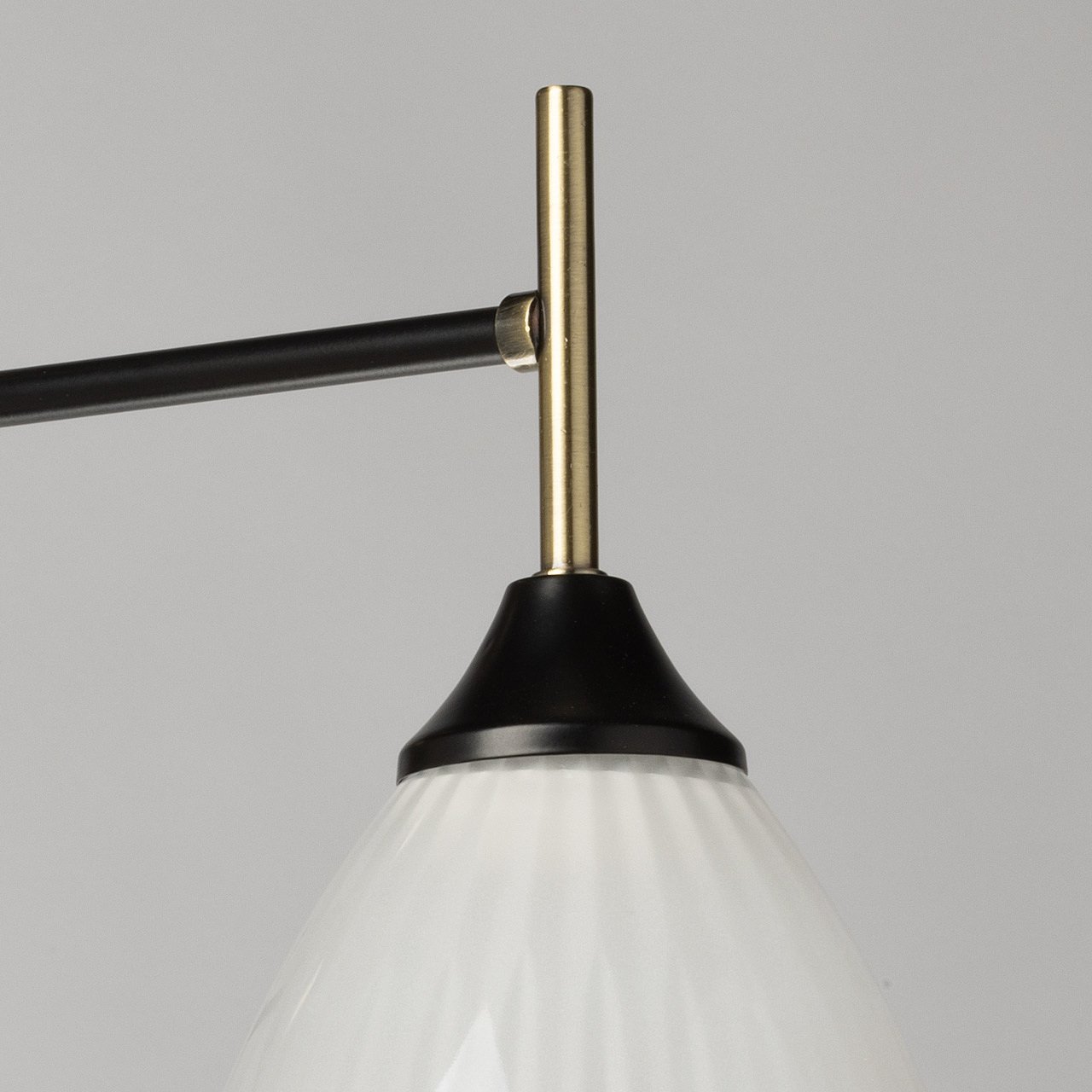 Потолочная люстра De Markt Дэла 116010303