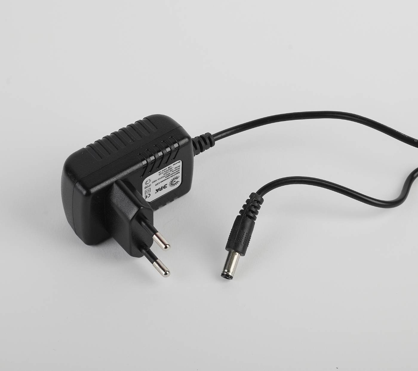 Офисная настольная лампа ЭРА NLED-446-9W-BK