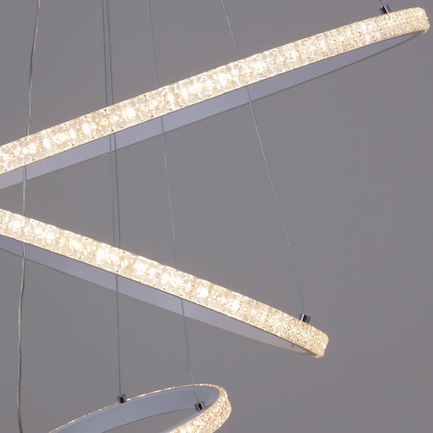 Подвесная люстра Reluce 06315-3.9-03 WH