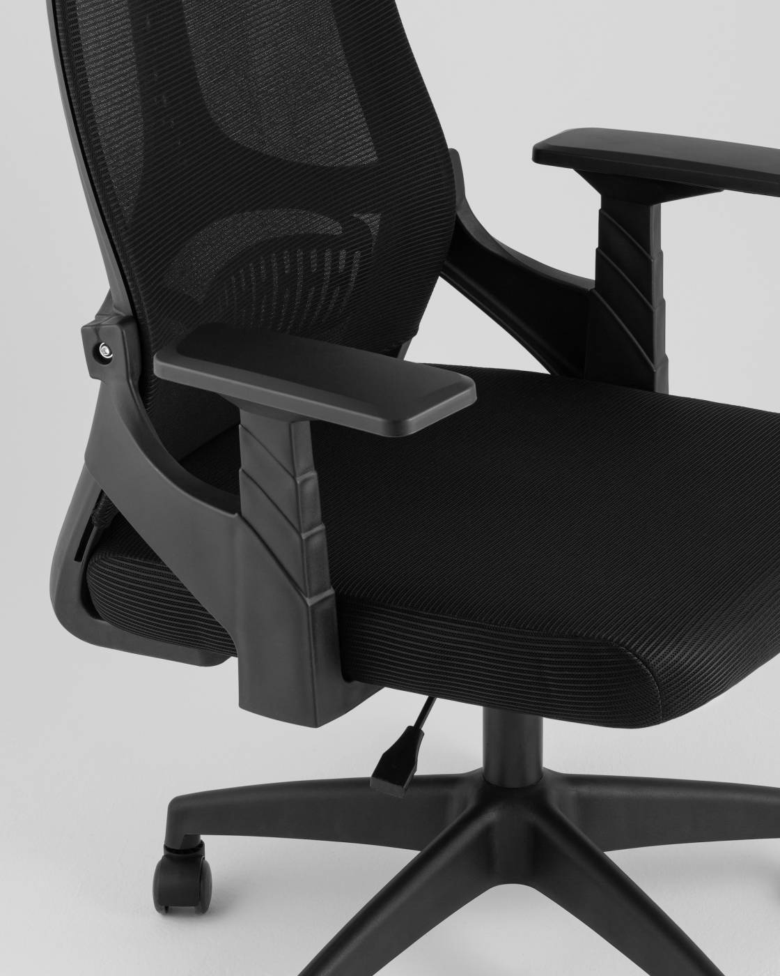 Офисное кресло Stool Group OUE-2561 black