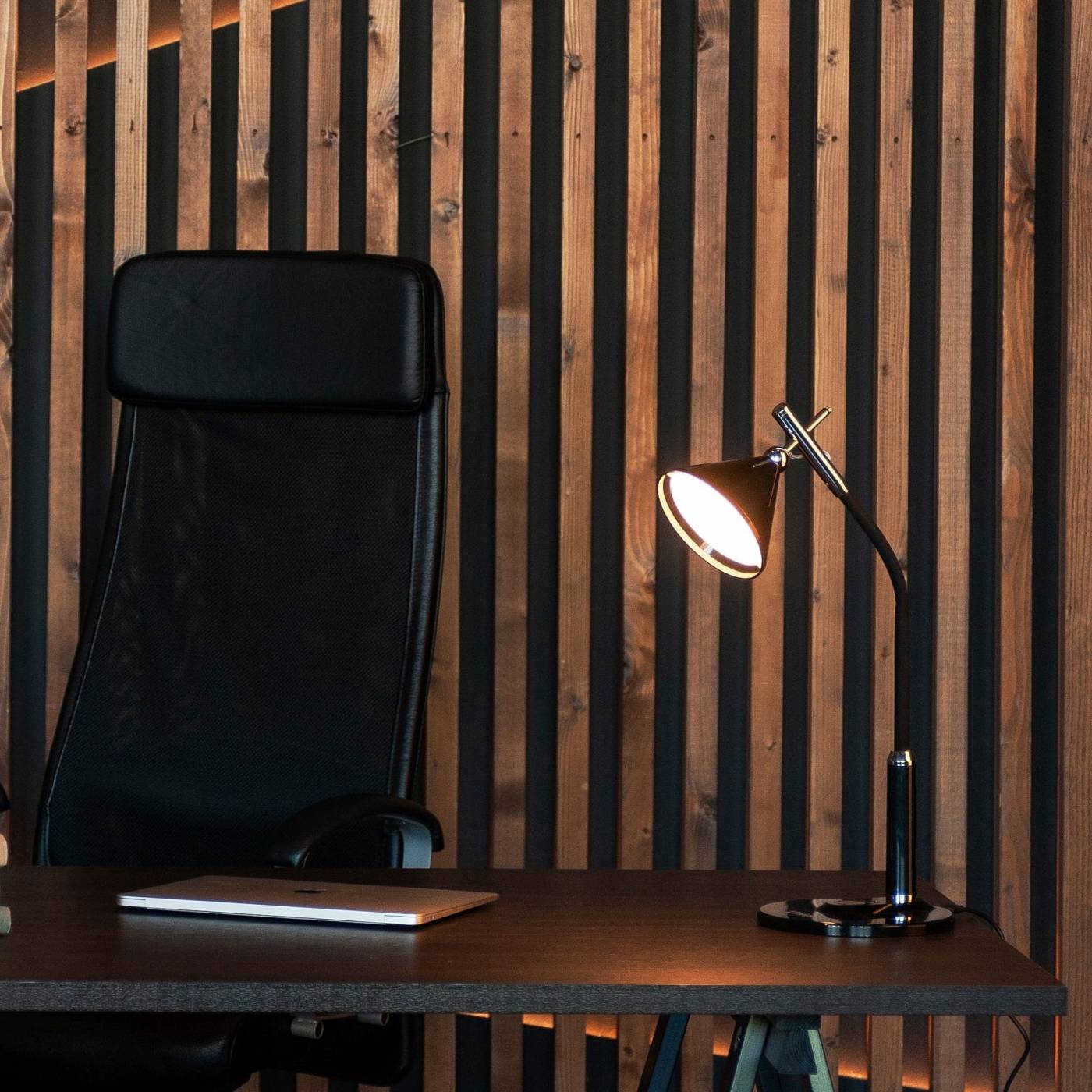 Настольная лампа Uniel TLD-569 Black/LED/400Lm/2700-5500K/Dimmer