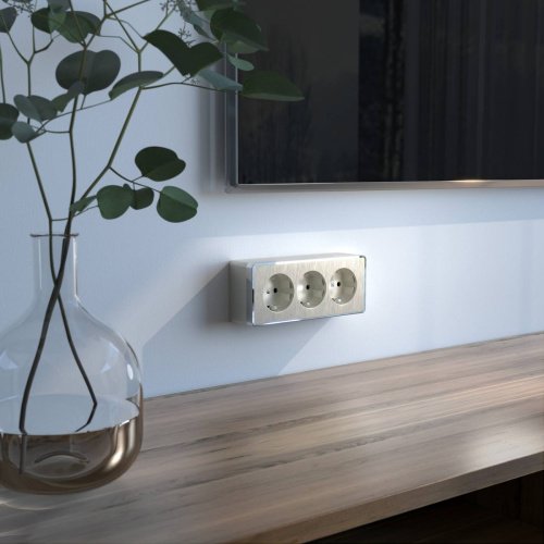 Розетка Werkel W5073110/ Розетка тройная с заземлением и шторками Gallant (шампань рифленый)