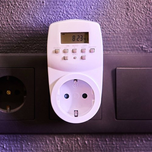 Розетка Uniel UST-E20 WHITE