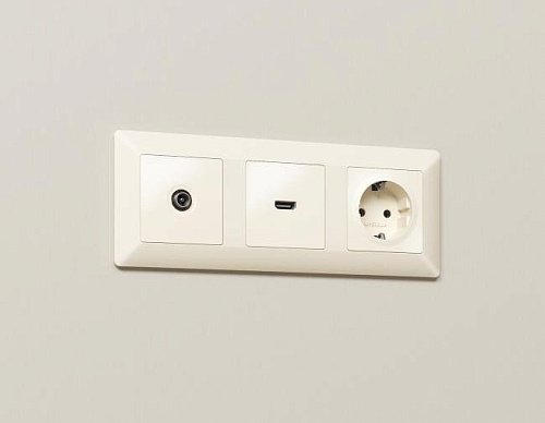 Розетка Ambrella Volt ALFA MA333030