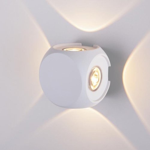Уличный настенный светильник Elektrostandard Сube 1504 TECHNO LED CUBE белый