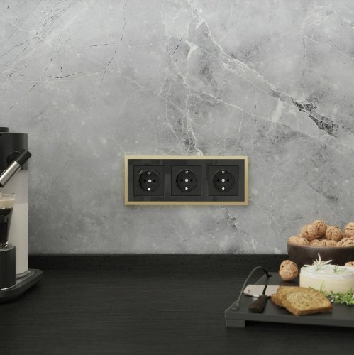 Рамка Werkel W0032852/ Рамка на 3 поста Baguette (черный/латунь)