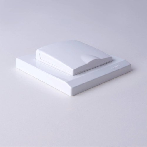 W1171201/ Розетка влагозащ. с зазем. с защит. крышкой и шторками (белый) Розетка Werkel W1171201/ Розетка влагозащ. с зазем. с защит. крышкой и шторками (белый)