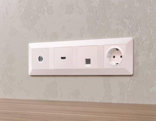 Розетка Ambrella Volt ALFA MA213005