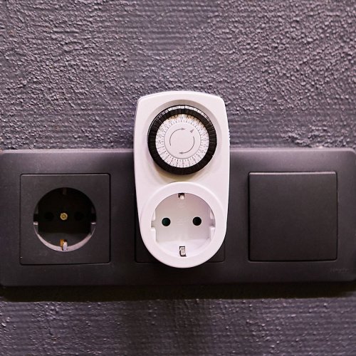 Таймер механический с розеткой Uniel UST-M10 WHITE
